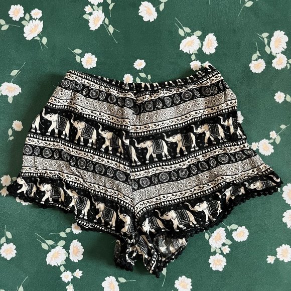 Elephant/Aztec Flowy Shorts Bundle - Picture 6 of 6